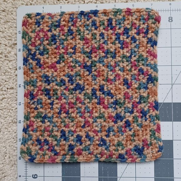 Hand Crocheted Hot Pads, Set of two, new, never used - Picture 4 of 5